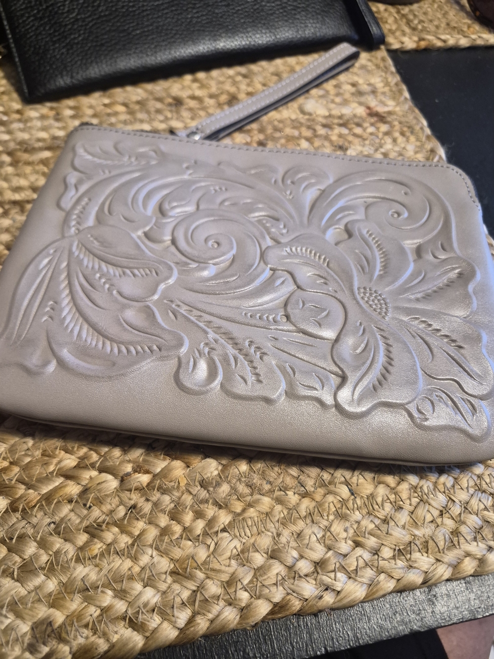 Elegant Patricia Nash Embossed Gray Wristlet Clutch